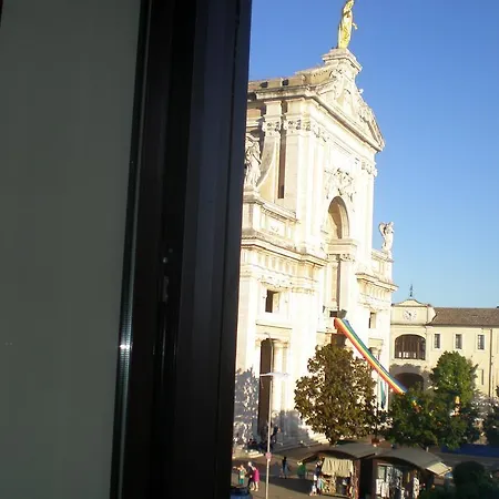 Piazza Degli Angeli Gasthuis