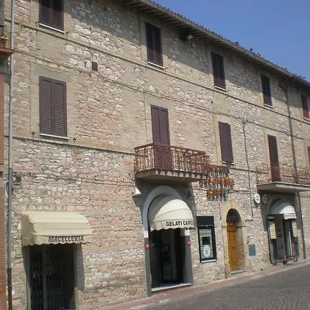 Piazza Degli Angeli 3* アッシジ