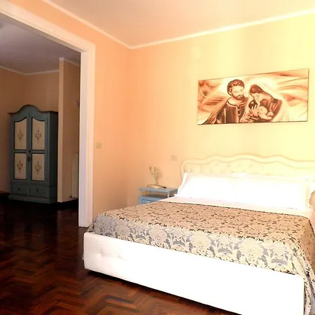 Guest house Piazza Degli Angeli 3*