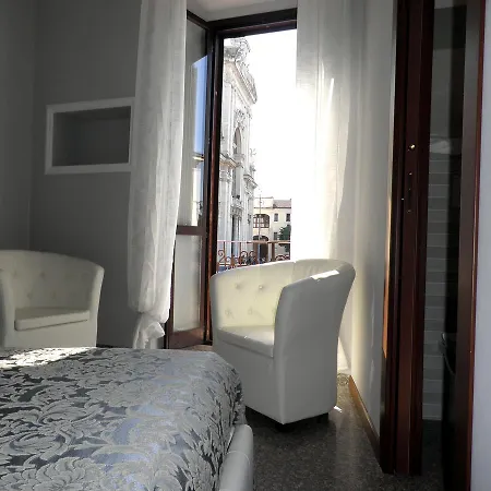 Piazza Degli Angeli 3*