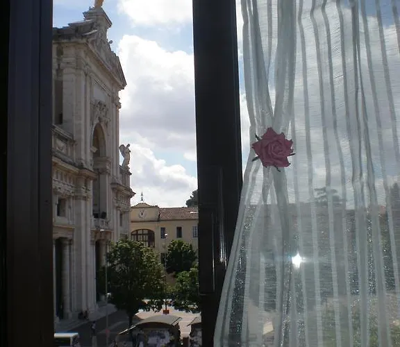 Piazza Degli Angeli 3*