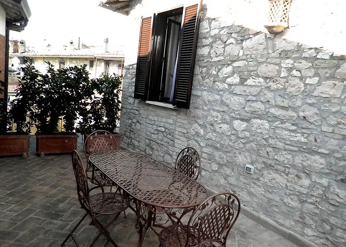 Piazza Degli Angeli 3* Asís